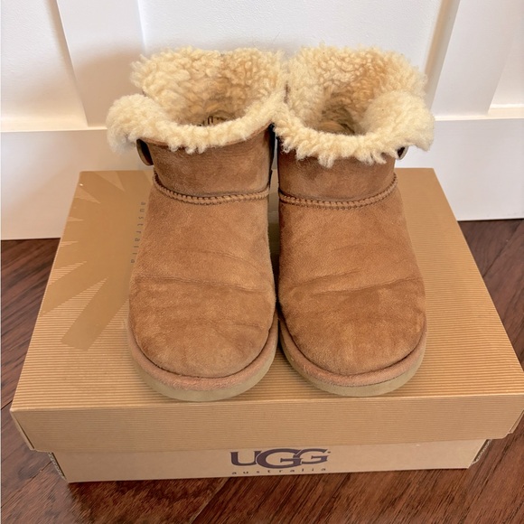 UGG Mini Bailey Button boots - Picture 2 of 6